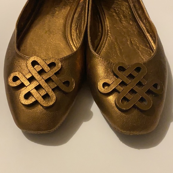 Diane Von Furstenberg bronze ballet flats - Picture 4 of 4